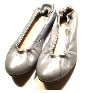 Sorel leather flats silver size 5.5
